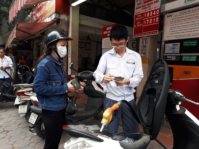 1 lần tăng giá xăng cao bằng 4 lần giảm - Ảnh 1.