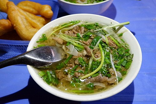 Những món ăn vỉa hè cho người chơi đêm Hà Nội - Ảnh 3.