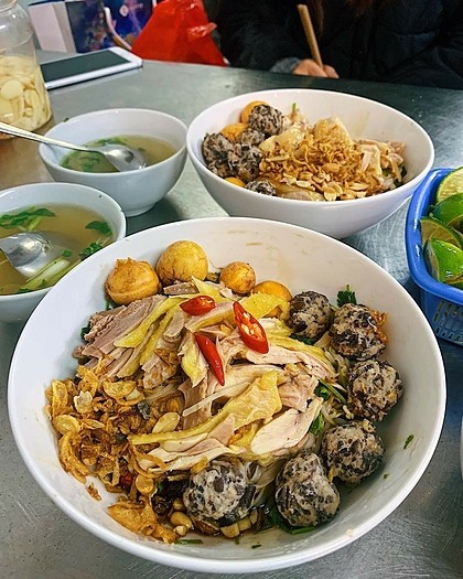 Những món ăn vỉa hè cho người chơi đêm Hà Nội - Ảnh 4.