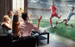 Xem bóng đá trực tiếp mãn nhãn với 4 mẫu máy chiếu màn hình sống động lên đến 300 inch
