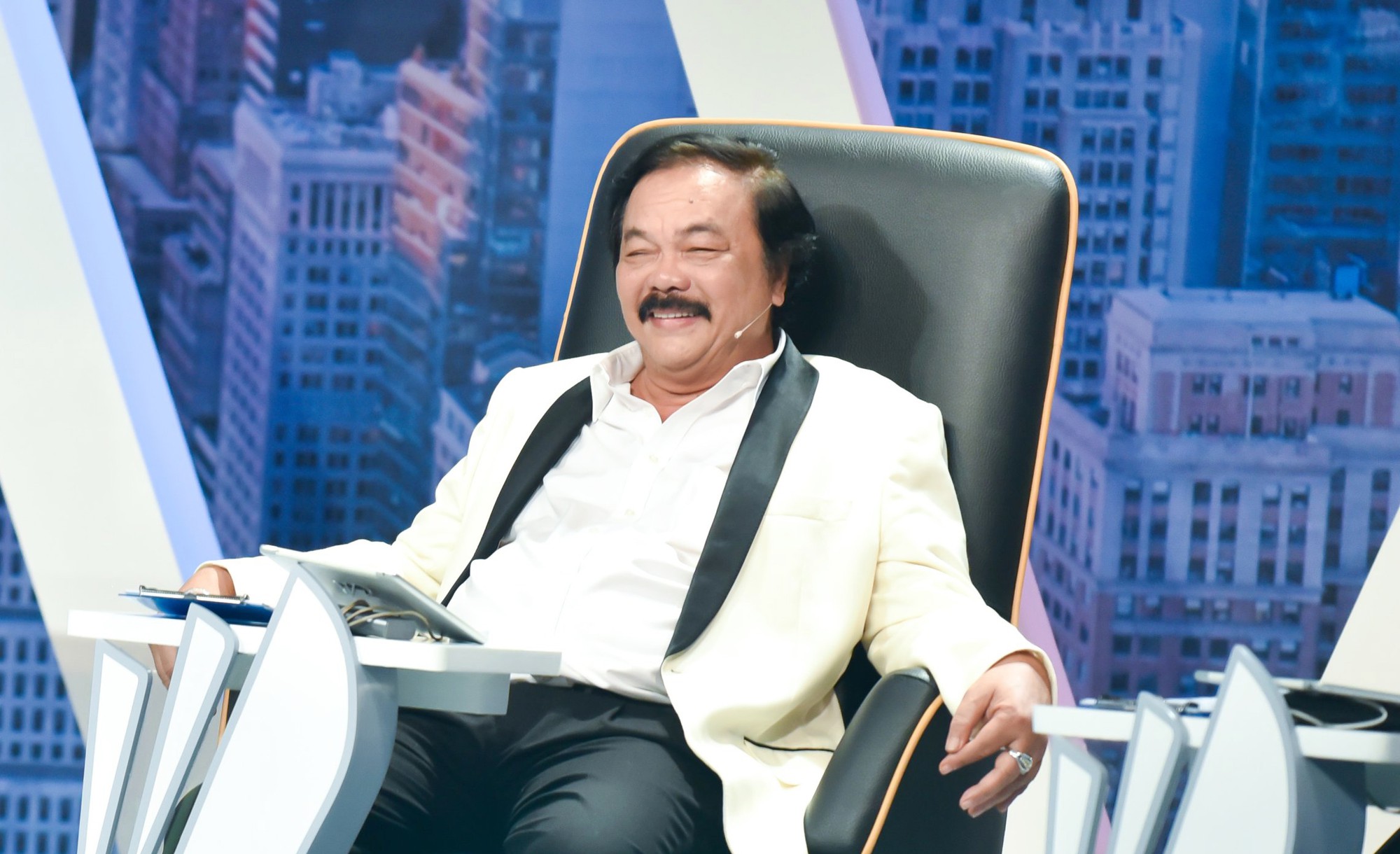 Những đề nghị bất ngờ của ông chủ Tân Hiệp Phát trên ghế nóng “Cơ hội cho ai - Whose Chance” - Ảnh 4. Những đề nghị bất ngờ của ông chủ Tân Hiệp Phát trên ghế nóng “Cơ hội cho ai - Whose Chance” - Ảnh 4.