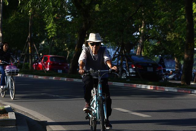 Buổi sáng đầu đông trong vắt bên hồ tự nhiên lớn nhất Hà Nội - Ảnh 7. Buổi sáng đầu đông trong vắt bên hồ tự nhiên lớn nhất Hà Nội - Ảnh 7.
