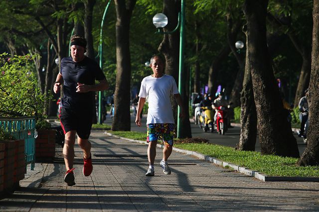 Buổi sáng đầu đông trong vắt bên hồ tự nhiên lớn nhất Hà Nội - Ảnh 10. Buổi sáng đầu đông trong vắt bên hồ tự nhiên lớn nhất Hà Nội - Ảnh 10.