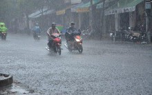 Bão số 5 suy yếu thành áp thấp nhiệt đới, gây mưa lớn ở miền Trung