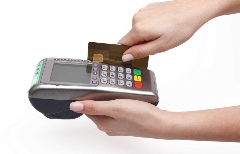 Xài thẻ tín dụng, kinh nghiệm 1 lần ngậm đắng nuốt cay - Ảnh 2.