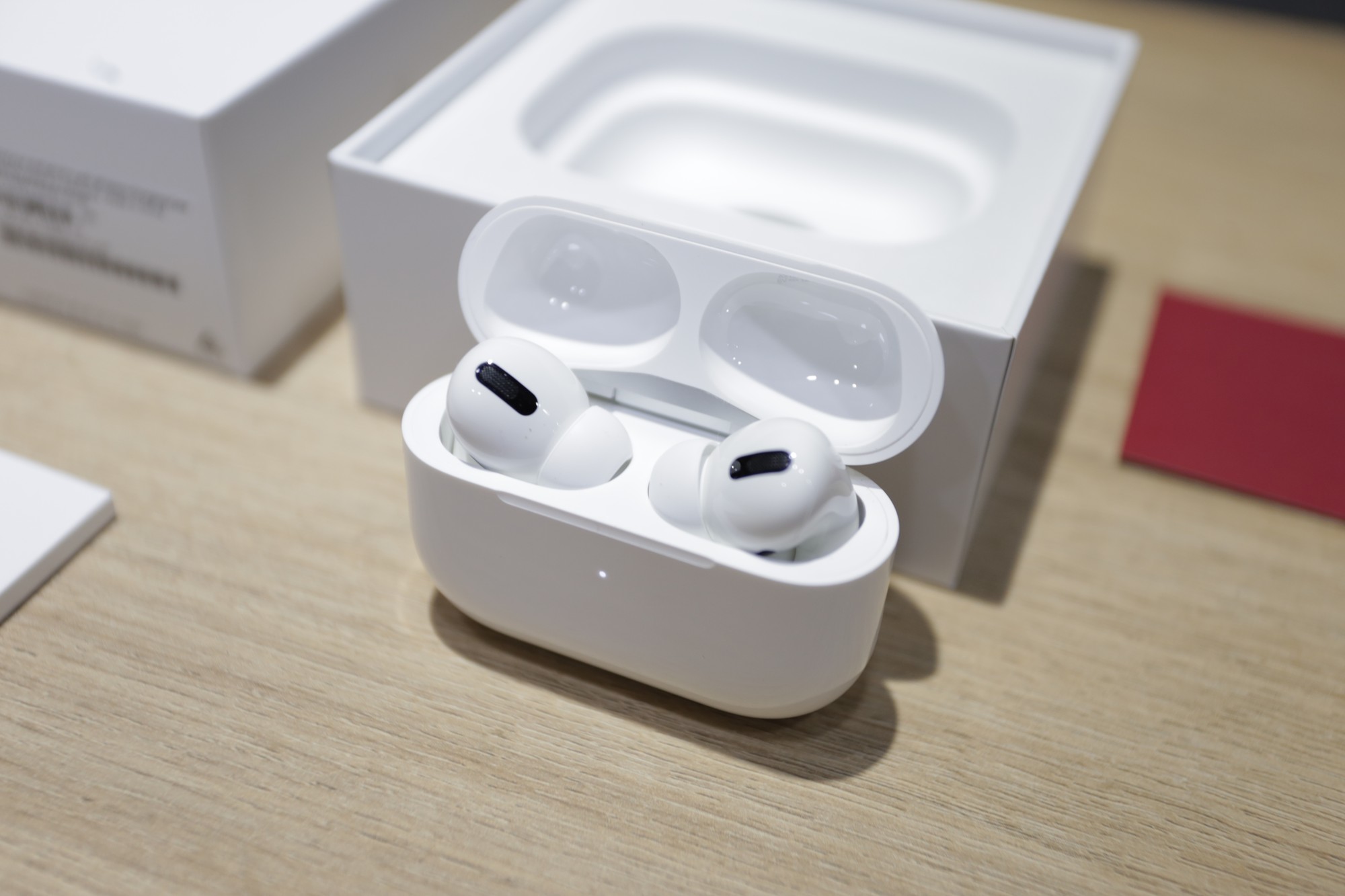 thong-tin-hinh-anh-gia-ca-airpods-pro-truoc-ngay-len-ke-chinh-thuc-cung-iphone-11-2 thong-tin-hinh-anh-gia-ca-airpods-pro-truoc-ngay-len-ke-chinh-thuc-cung-iphone-11-2