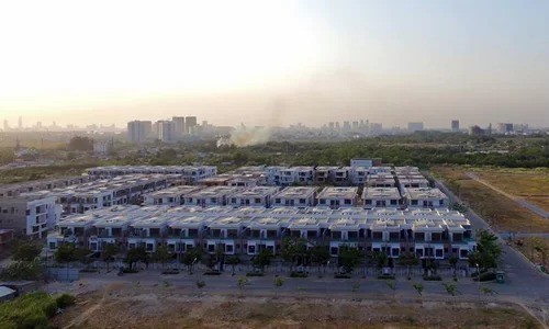 Giá nhà phố, biệt thự tiếp tục leo thang - Ảnh 1. Giá nhà phố, biệt thự tiếp tục leo thang - Ảnh 1.