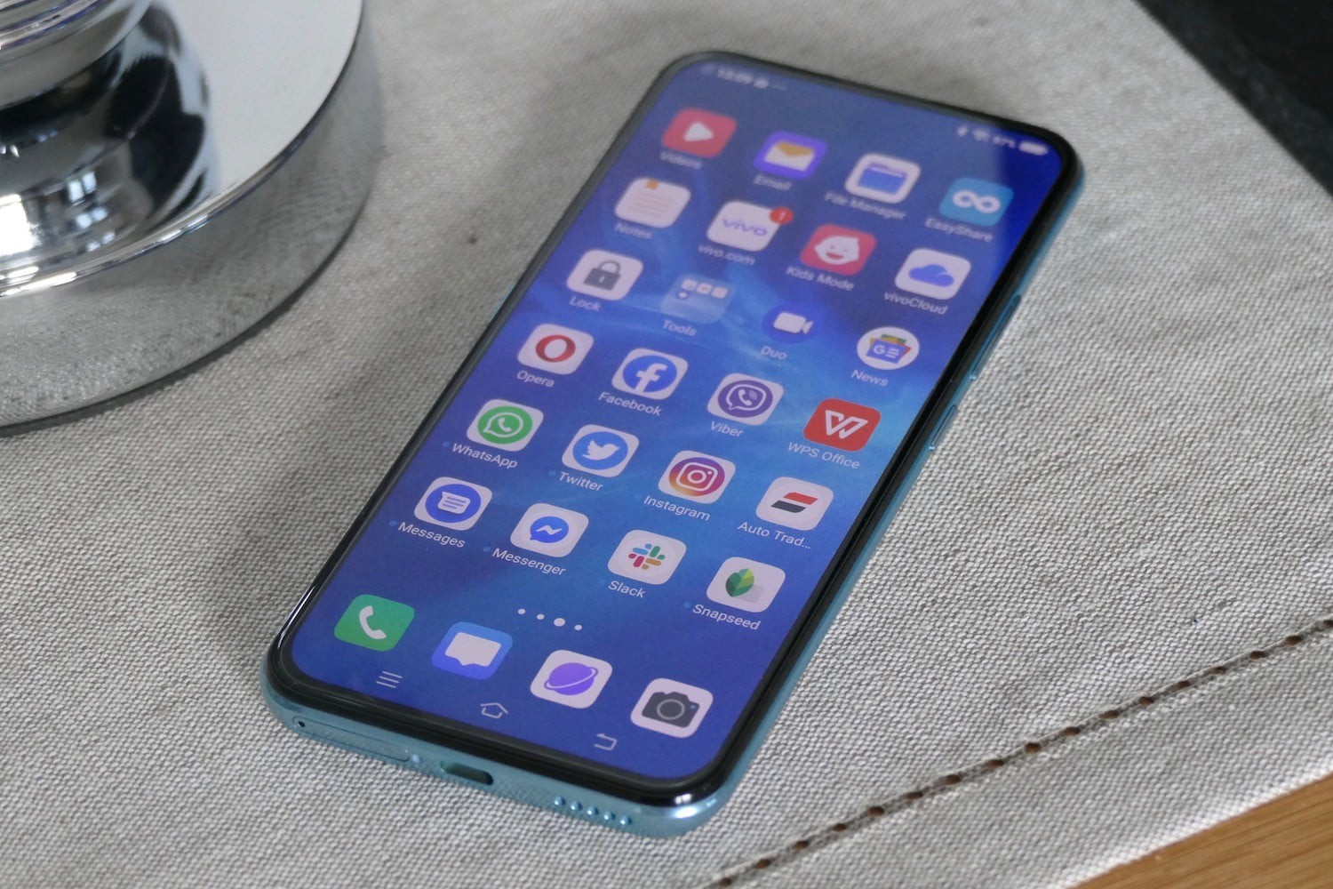 vivo-v17-pro-screen-1500x1000 cac-mau-dien-thoai-thoi-trang-danh-cho-phai-nu-sanh-dieu-hang-hieu-dang-quan-tam-3