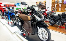 Honda Vision phiên bản mới về đại lí, chênh giá hơn 2 triệu