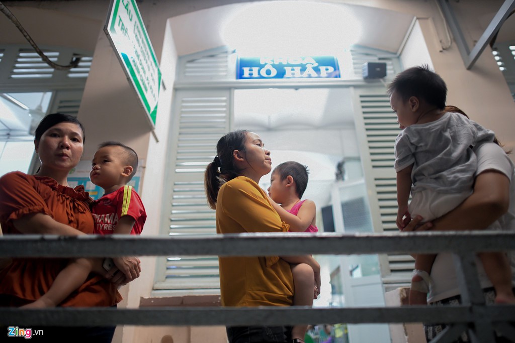 Ô nhiễm không khí kéo dài, nhiều trẻ nhập viện do mắc bệnh hô hấp - Ảnh 13. Ô nhiễm không khí kéo dài, nhiều trẻ nhập viện do mắc bệnh hô hấp - Ảnh 13.