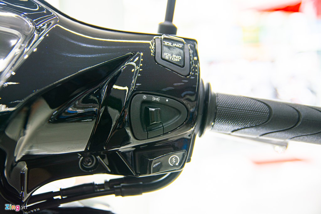 Honda Vision phien ban moi ve dai ly, chenh gia hon 2 trieu hinh anh 3 Honda Vision phien ban moi ve dai ly, chenh gia hon 2 trieu hinh anh 3