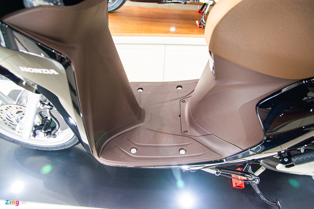 Honda Vision phiên bản mới về đại lí, chênh giá hơn 2 triệu - Ảnh 5. Honda Vision phiên bản mới về đại lí, chênh giá hơn 2 triệu - Ảnh 5.