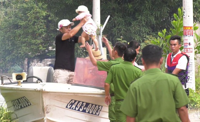 Lũ đột ngột gây ngập TP Đồng Xoài, gây thiệt hại hơn 6 tỉ đồng - Ảnh 3. Lũ đột ngột gây ngập TP Đồng Xoài, gây thiệt hại hơn 6 tỉ đồng - Ảnh 3.