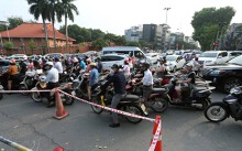 Giao thông Hà Nội ùn tắc, hỗn loạn sáng đầu tuần vì rào đường Kim Mã