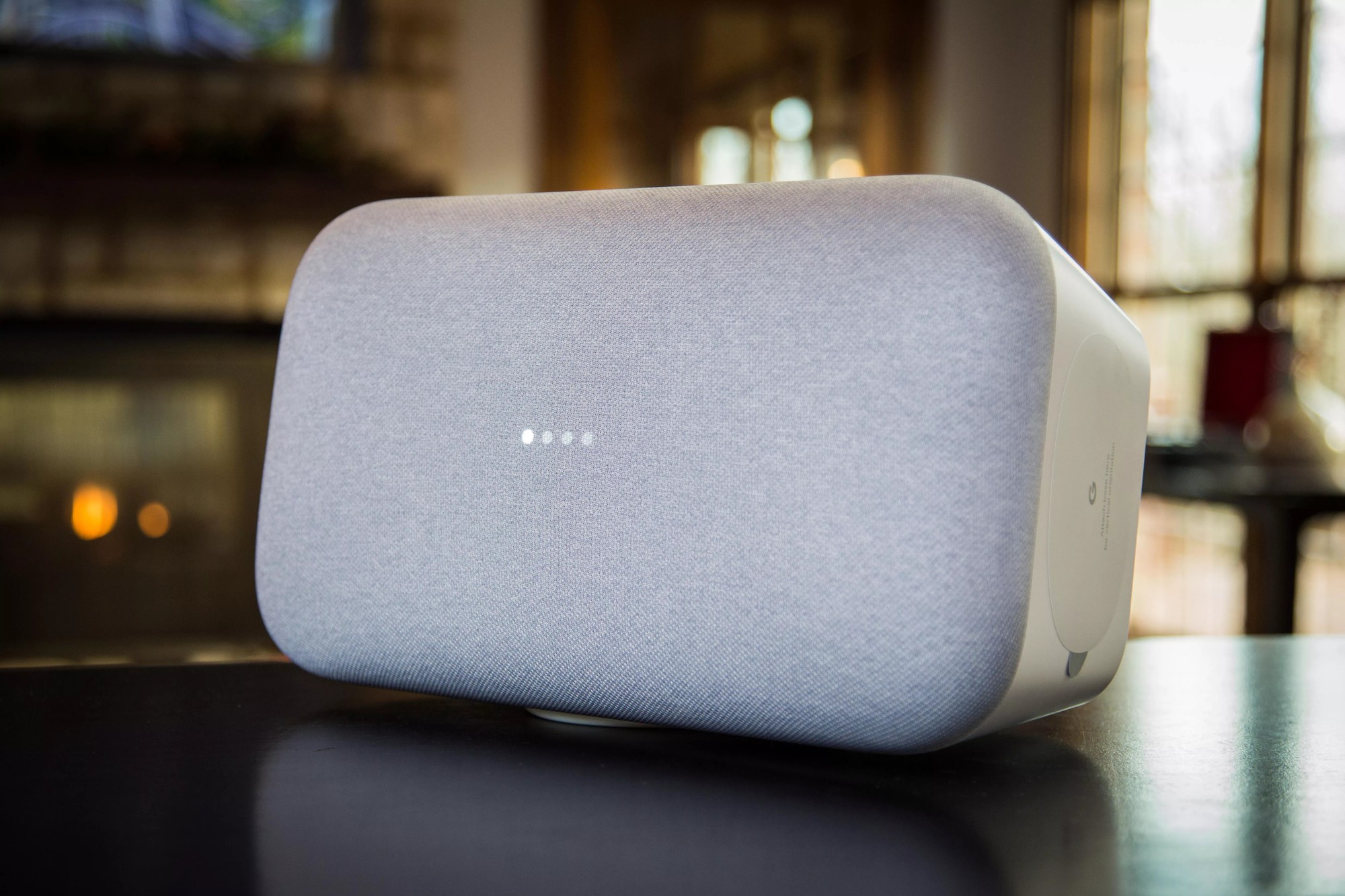 google-home-max-1 loa-thong-minh-google-home-khien-amazon-va-apple-phai-nghieng-minh-than-phuc-4