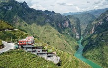 Chủ tịch Mèo Vạc 'không ngờ' chủ nhà nghỉ Panorama xây tới 7 tầng