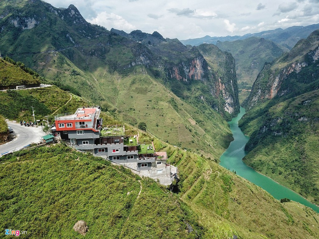 Chủ tịch Mèo Vạc 'không ngờ' chủ nhà nghỉ Panorama xây tới 7 tầng - Ảnh 3. Chủ tịch Mèo Vạc 'không ngờ' chủ nhà nghỉ Panorama xây tới 7 tầng - Ảnh 3.
