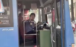 Yêu cầu doanh nghiệp xe buýt TP HCM không nhận tài xế bấm còi inh ỏi, phun nước bọt vào người đi đường