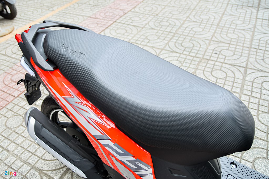 Xe tay ga Benelli VZ125i giá từ 29,8 triệu có gì hấp dẫn? - Ảnh 8. Xe tay ga Benelli VZ125i giá từ 29,8 triệu có gì hấp dẫn? - Ảnh 8.