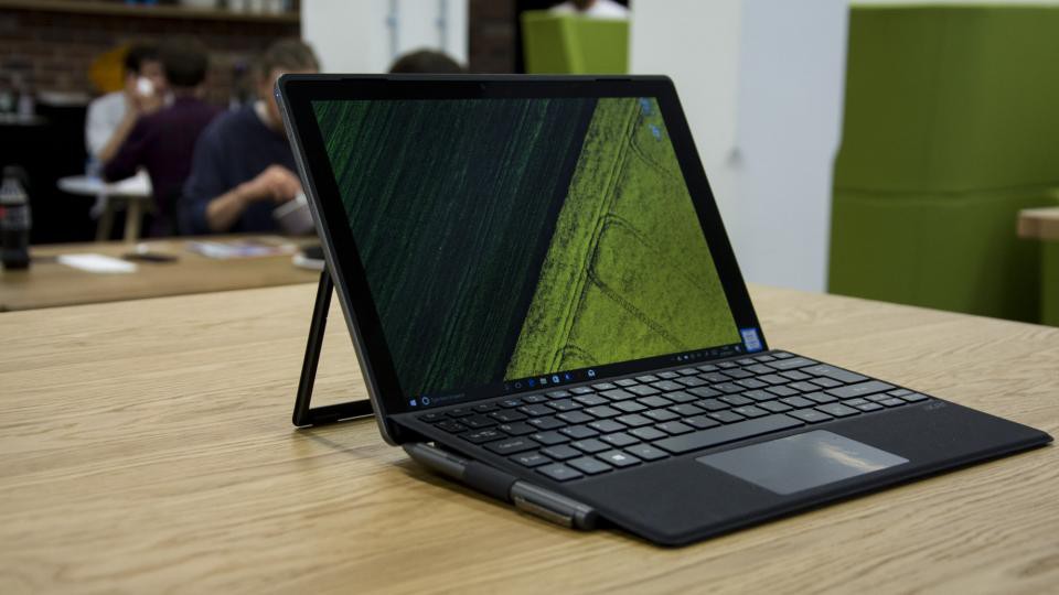 laptop-giam-gia-thang-11-dong-intel-gen-10-tu-11-trieu-dong-2 laptop-giam-gia-thang-11-dong-intel-gen-10-tu-11-trieu-dong-2