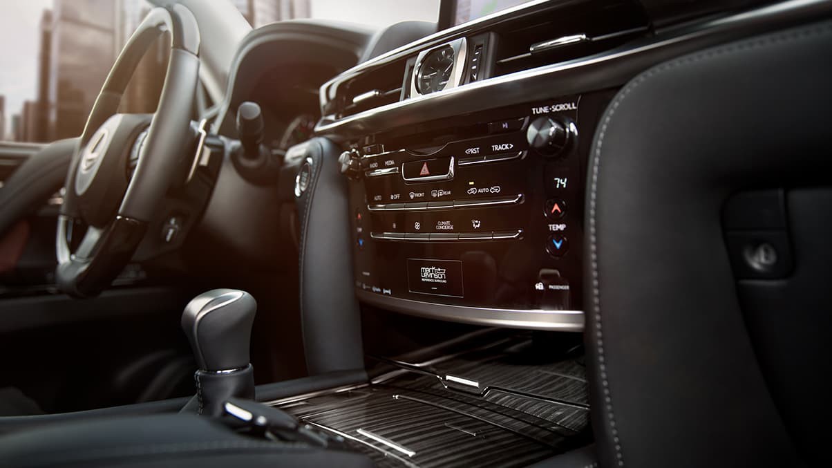 Lexus-LX-570-black-panel-console-illuminated-gallery-overlay-1204x677-LEX-LXG-MY19-0012_M75 Lexus-LX-570-black-panel-console-illuminated-gallery-overlay-1204x677-LEX-LXG-MY19-0012_M75