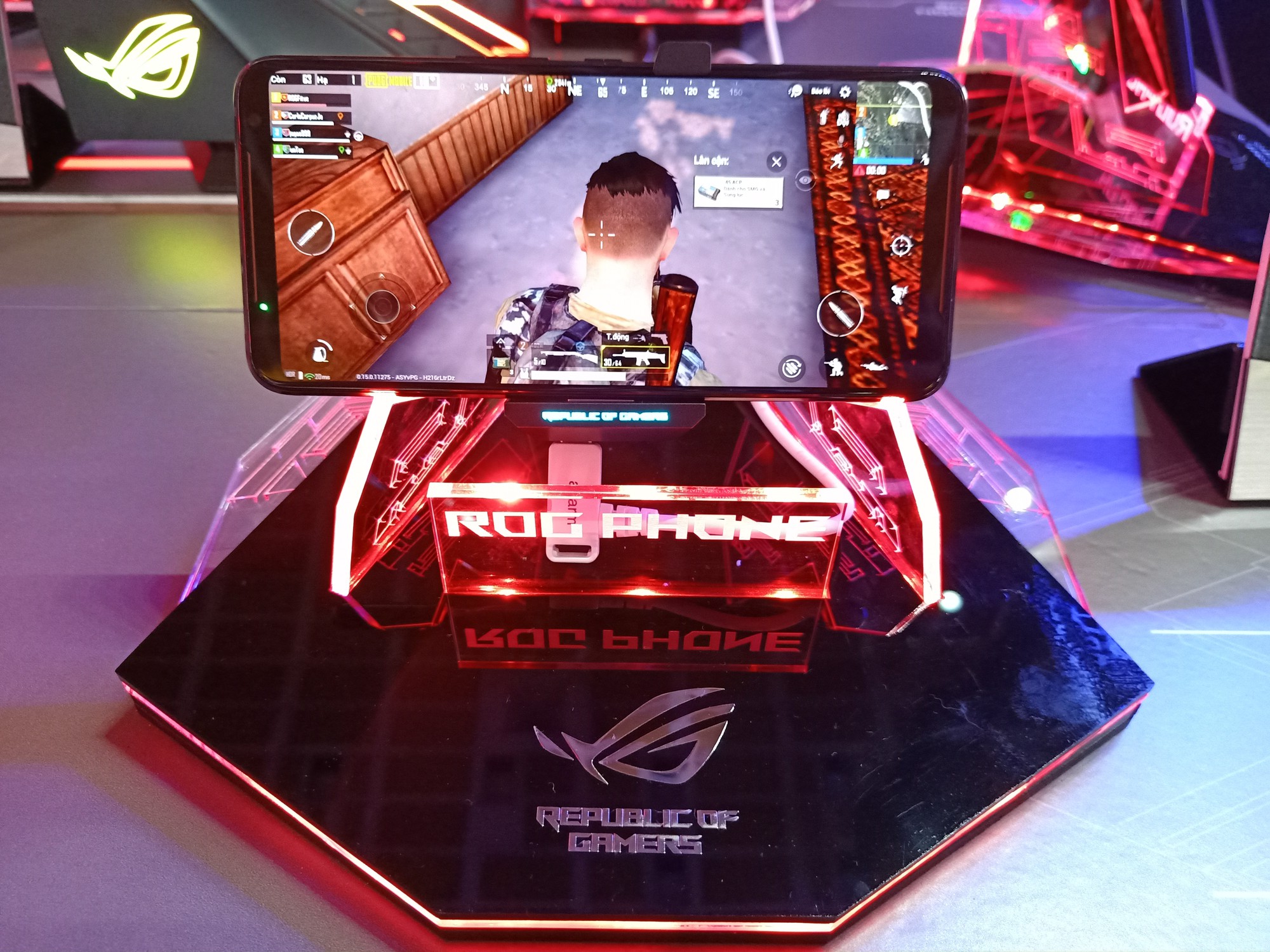 Nhung-san-pham-doc-dao-tai-trien-lam-Asus-Expo-2019 10 Nhung-san-pham-doc-dao-tai-trien-lam-Asus-Expo-2019 10
