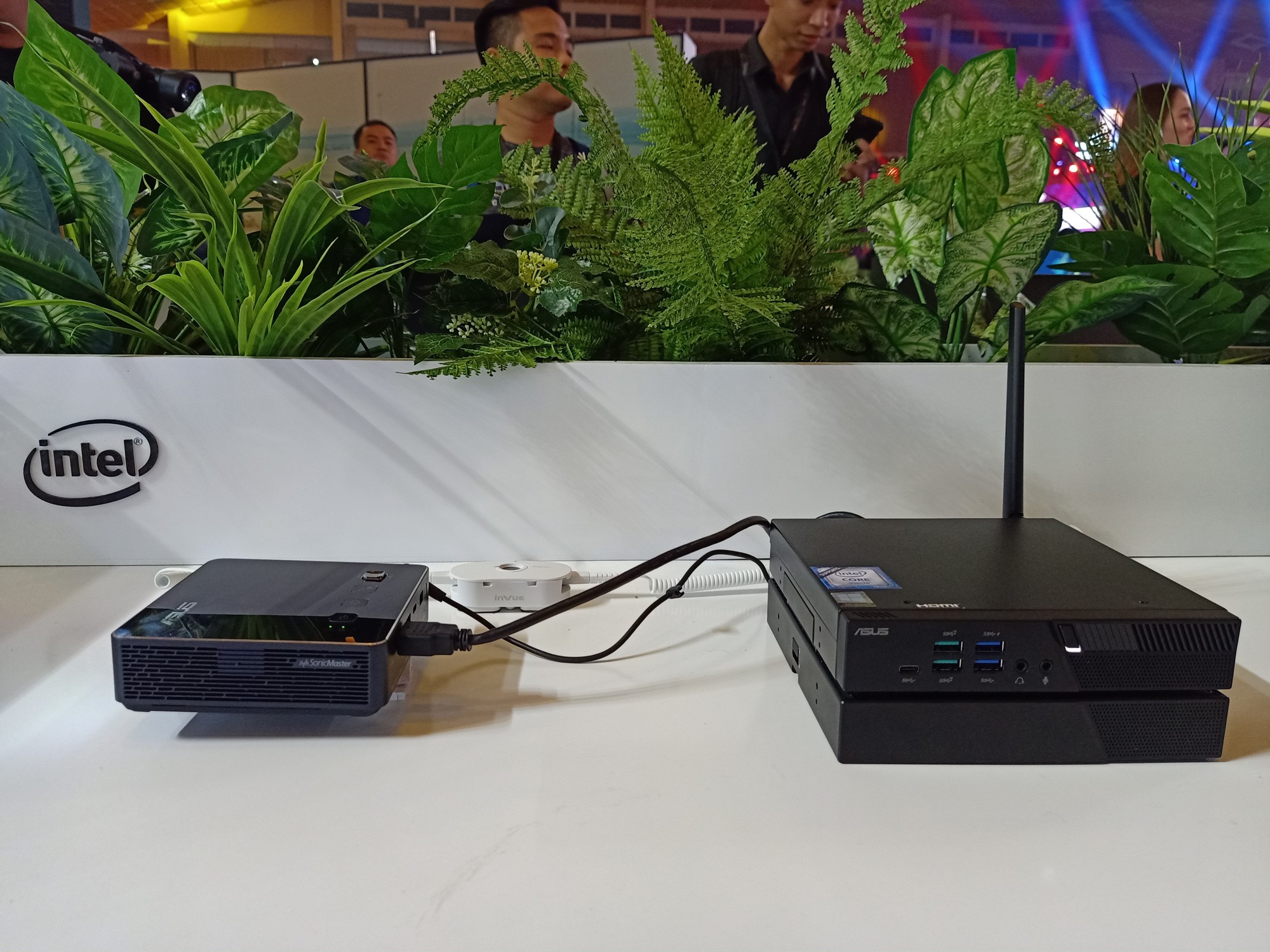 Nhung-san-pham-doc-dao-tai-trien-lam-Asus-Expo-2019 12 Nhung-san-pham-doc-dao-tai-trien-lam-Asus-Expo-2019 12
