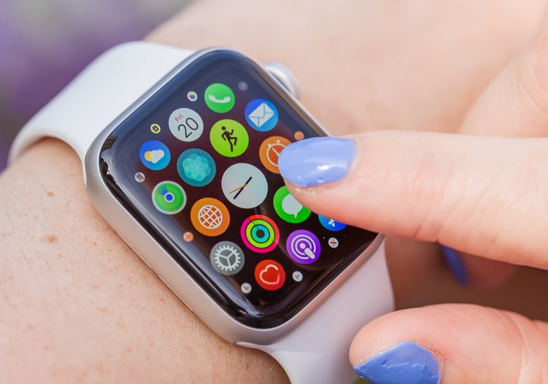 thi-truong-dong-ho-thong-minh-giam-gia-khi-apple-watch-series-5-len-ke-cung-iphone-11-3
