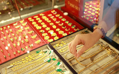 Giá vàng hôm nay 16/11: Thị trường tài chính căng thẳng, vàng duy trì ngưỡng giá tốt cuối tuần