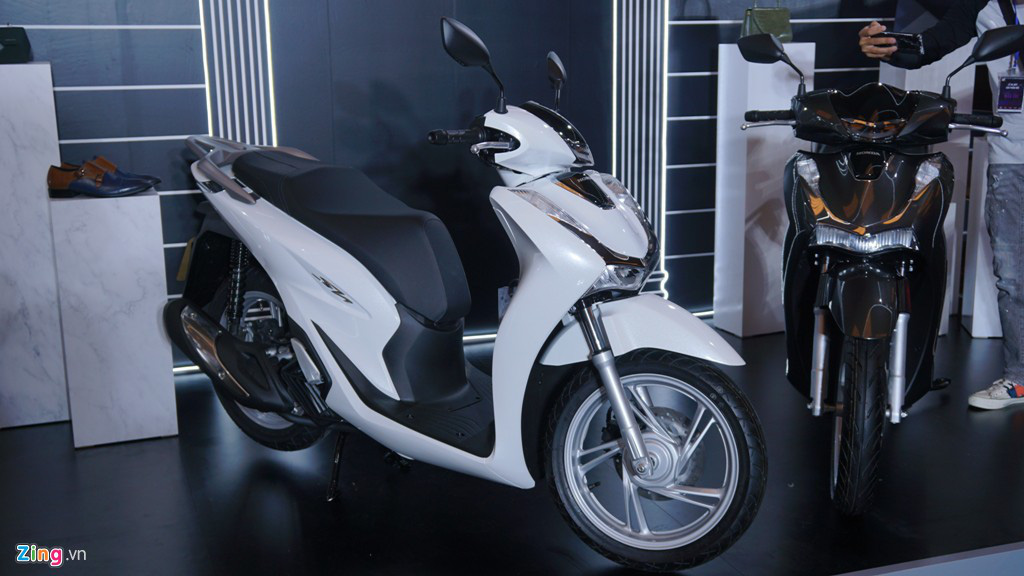 Trước Honda SH, mẫu xe nào từng tạo dấu ấn ở dòng xe ga đắt tiền? - Ảnh 1.