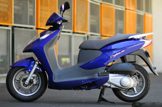 Trước Honda SH, mẫu xe nào từng tạo dấu ấn ở dòng xe ga đắt tiền? - Ảnh 3.