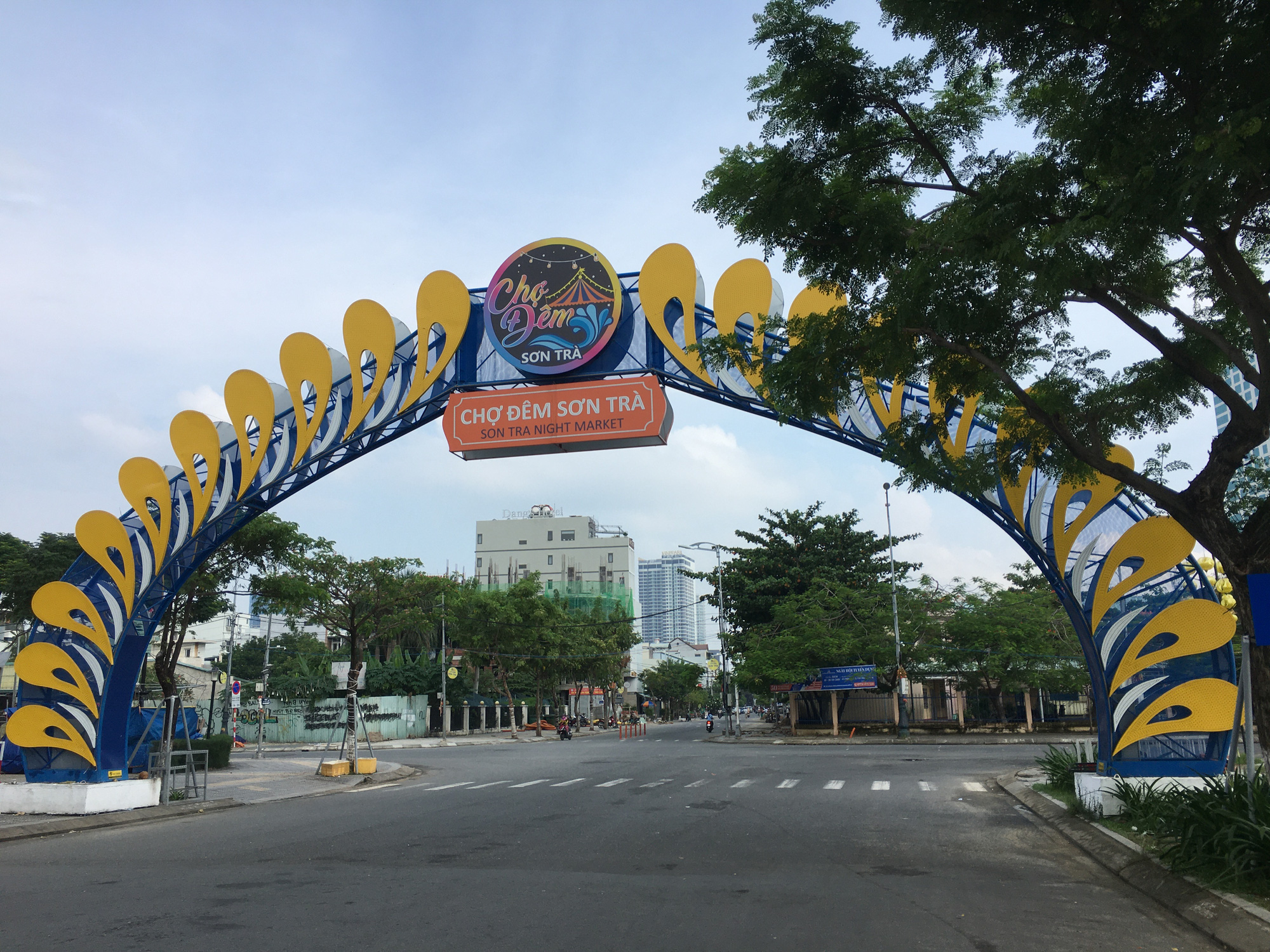 cho dem son tra da nang cho dem son tra da nang