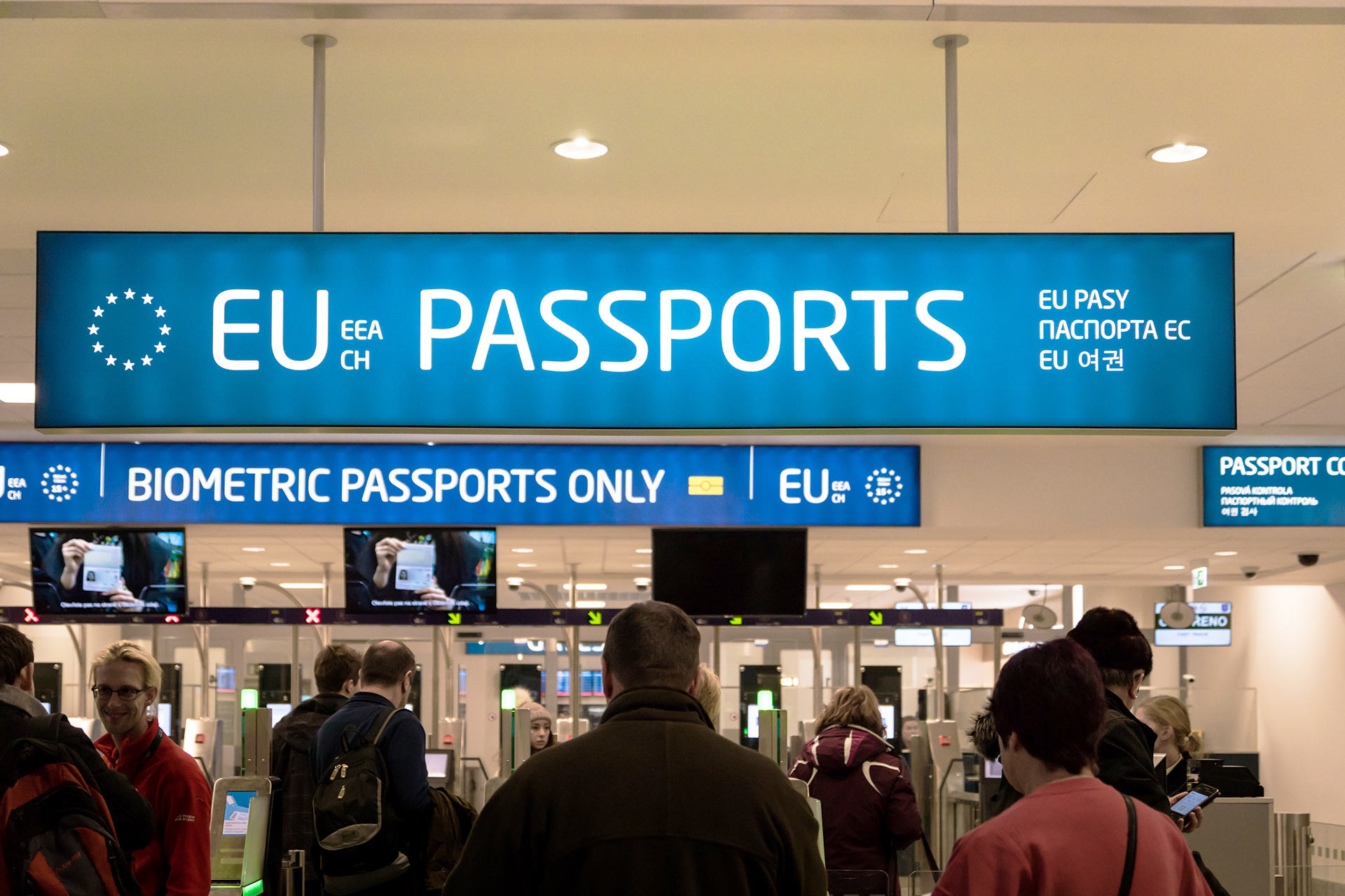 passport_control-1 passport_control-1
