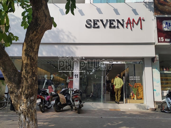 Bài 3: Quản lí thị trường đồng loạt kiểm tra các cửa hàng SEVEN.AM ở Hà Nội - Ảnh 2. Bài 3: Quản lí thị trường đồng loạt kiểm tra các cửa hàng SEVEN.AM ở Hà Nội - Ảnh 2.