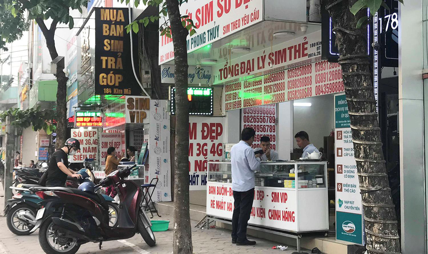 vien-thong-o-at-tung-goi-cuoc-gia-re-vi-ap-luc-canh-tranh-1