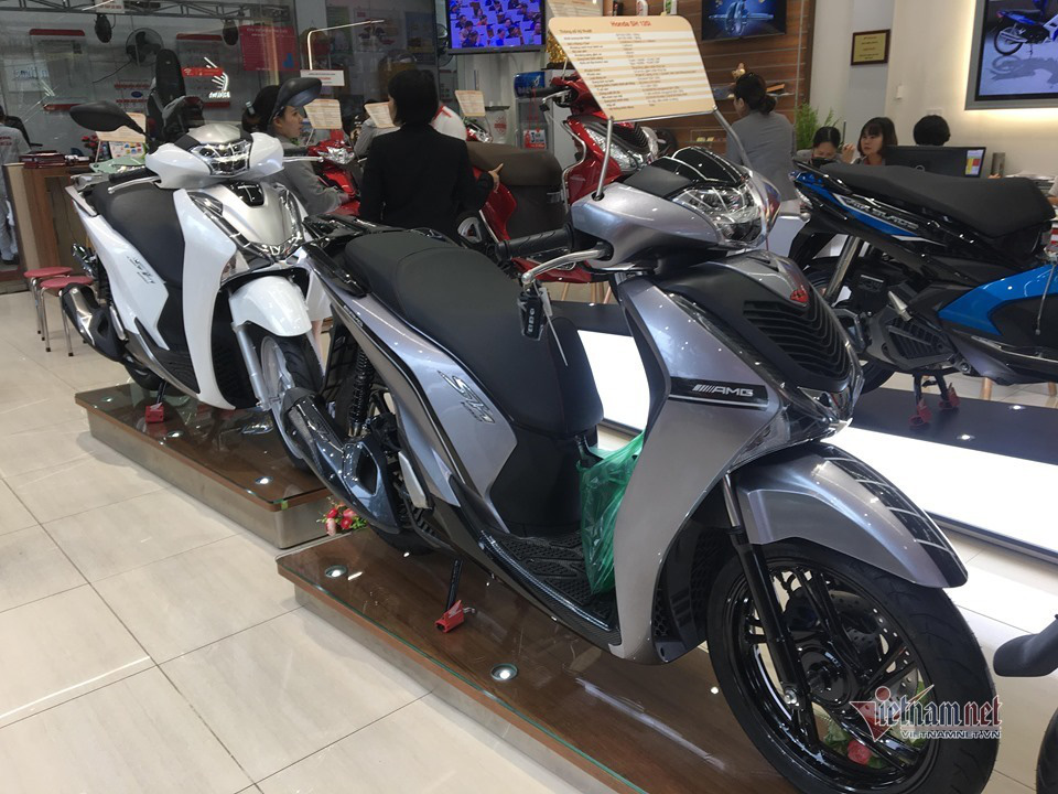 Bán Honda SH chênh giá, đại lí lãi lớn, nhà nước thất thu thuế - Ảnh 1. Bán Honda SH chênh giá, đại lí lãi lớn, nhà nước thất thu thuế - Ảnh 1.