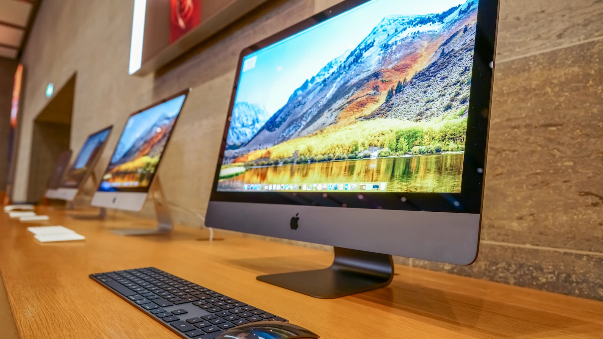 at-chu-bai-apple-tung-ra-sau-iphone-ipad-khong-phai-watch-ma-chinh-la-macbook-pro-3