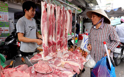Bắt đầu kiểm tra an toàn thực phẩm Tết Canh Tí 2020: Thịt heo, bánh mứt, bia rượu vào tầm ngắm
