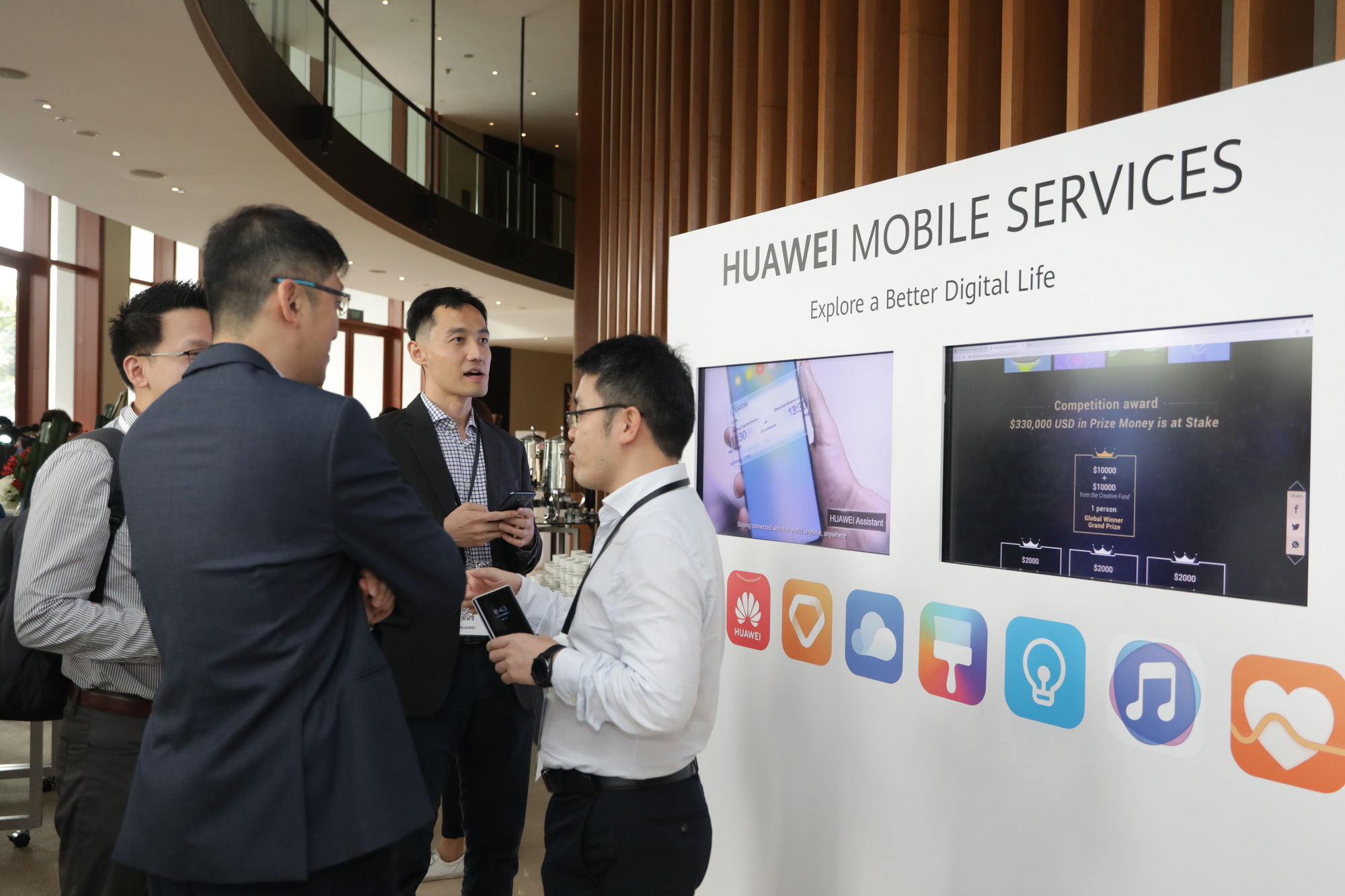 huawei-dau-tu-1-ti-usd-cho-mot-he-sinh-thai-ung-dung-khong-google-2 huawei-dau-tu-1-ti-usd-cho-mot-he-sinh-thai-ung-dung-khong-google-2
