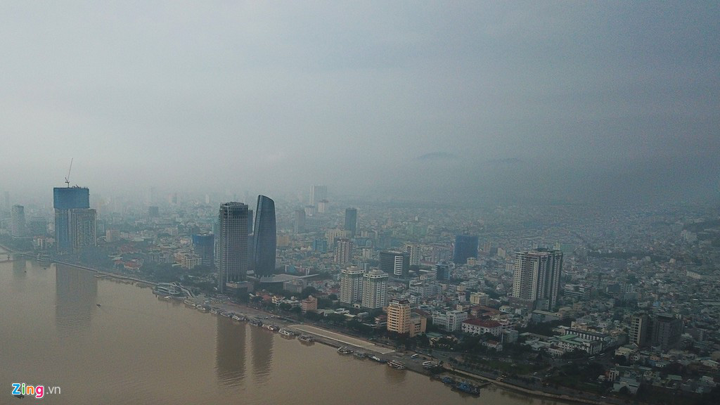 Đà Nẵng ẩn hiện trong sương mù - Ảnh 1. Đà Nẵng ẩn hiện trong sương mù - Ảnh 1.