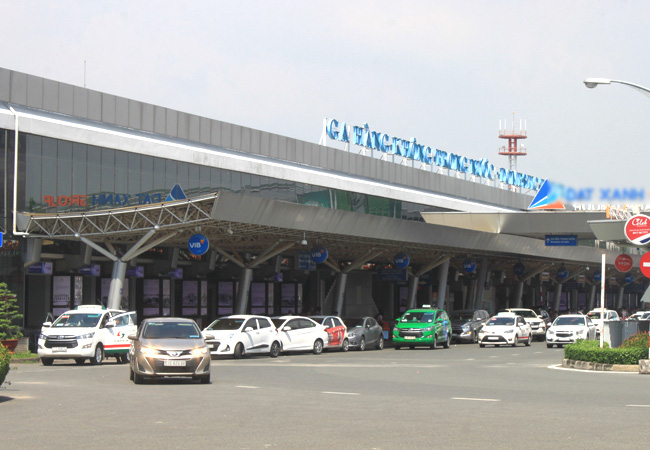 Phương tiện vào sân bay sẽ được miễn phí 10-15 phút - Ảnh 1. Phương tiện vào sân bay sẽ được miễn phí 10-15 phút - Ảnh 1.