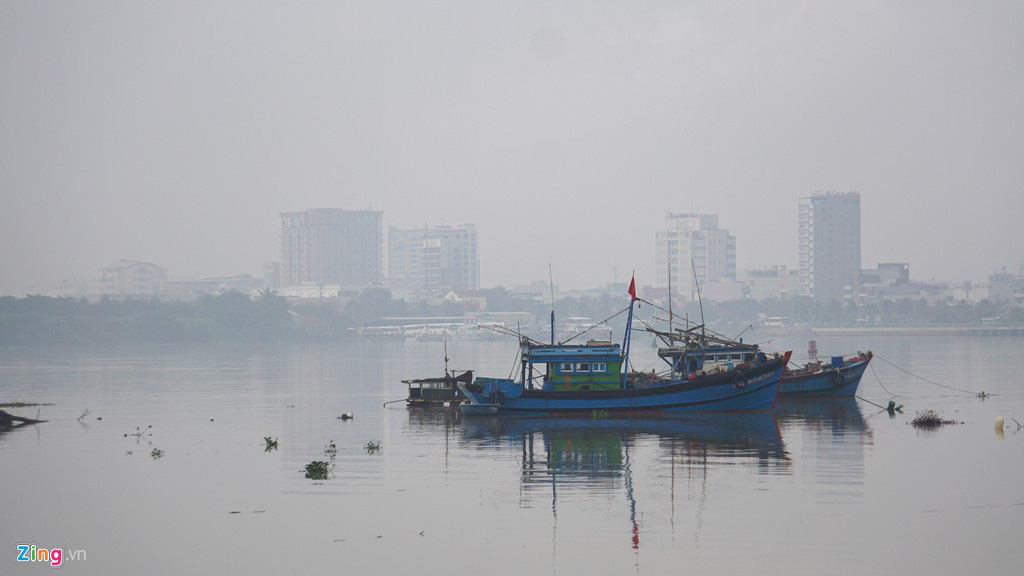 Đà Nẵng ẩn hiện trong sương mù - Ảnh 11. Đà Nẵng ẩn hiện trong sương mù - Ảnh 11.
