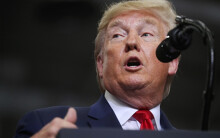 Ông Trump muốn tặng quà Giáng sinh cho Trung Quốc bằng cách áp thuế lên 250 tỉ USD hàng hóa