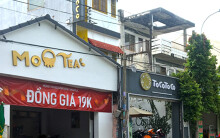 Hết hot, cửa hàng trà sữa căng băng rôn bán hàng đồng giá, giảm giá 50%