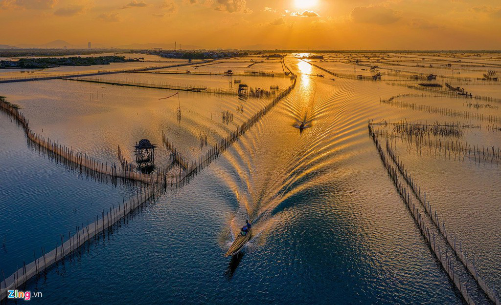 Phá Tam Giang đẹp mộng mơ sau vệt nắng - Ảnh 1. Phá Tam Giang đẹp mộng mơ sau vệt nắng - Ảnh 1.