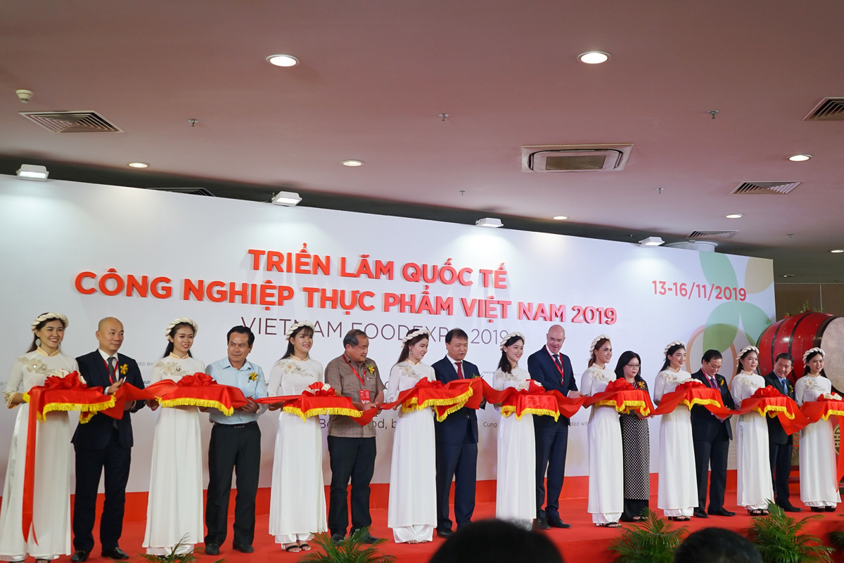 Tân Hiệp Phát tham gia gian hàng Thương hiệu quốc gia Việt Nam tại triển lãm Vietnam Foodexpo 2019 - Ảnh 1. Tân Hiệp Phát tham gia gian hàng Thương hiệu quốc gia Việt Nam tại triển lãm Vietnam Foodexpo 2019 - Ảnh 1.