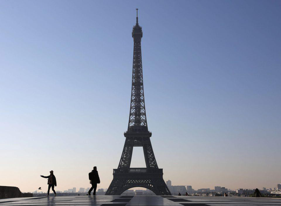 Tháp Eiffel và 10 điểm du lịch nổi tiếng cấm chụp ảnh - Ảnh 2.