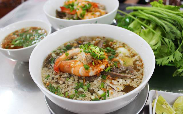 Thuong thuc 5 kieu hu tieu am ap ngay mat troi o TP.HCM hinh anh 3 