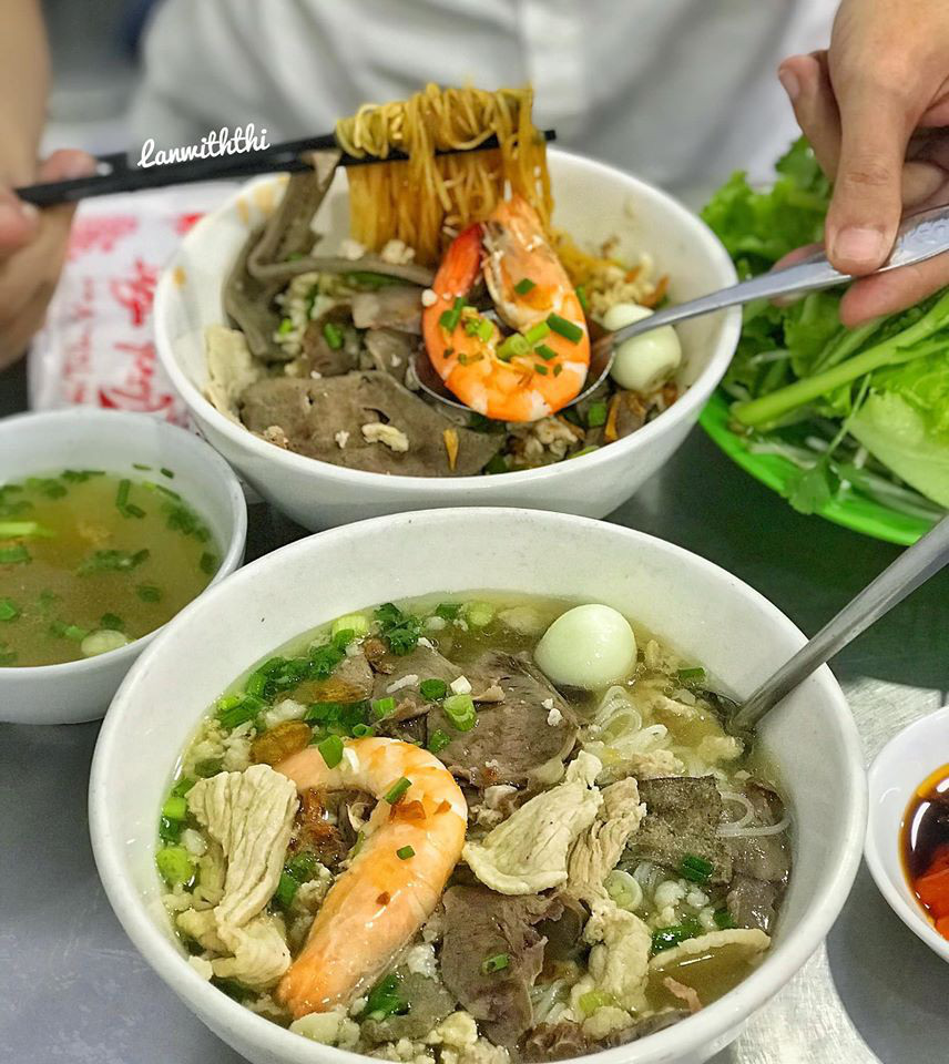 Thuong thuc 5 kieu hu tieu am ap ngay mat troi o TP.HCM hinh anh 4 