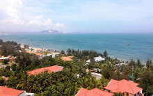 Du lịch 'bất động' vì titan